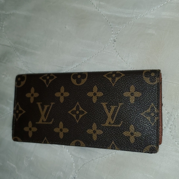 A authentic Louis Vuitton wallet - Picture 3 of 4